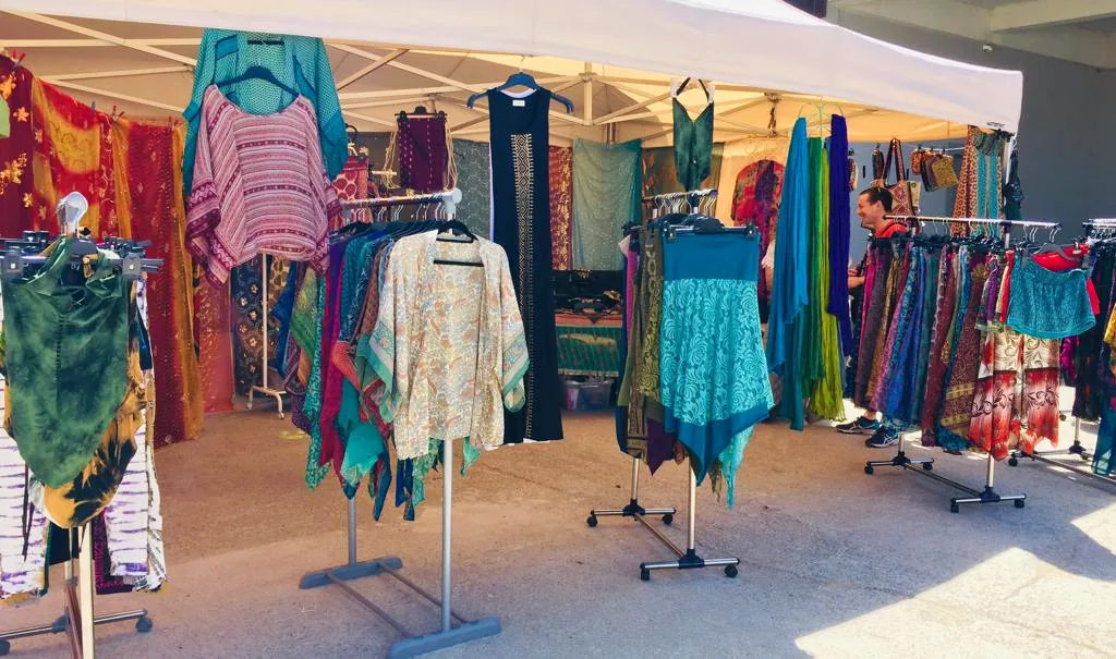 Charismagica-Stand an einem Markt